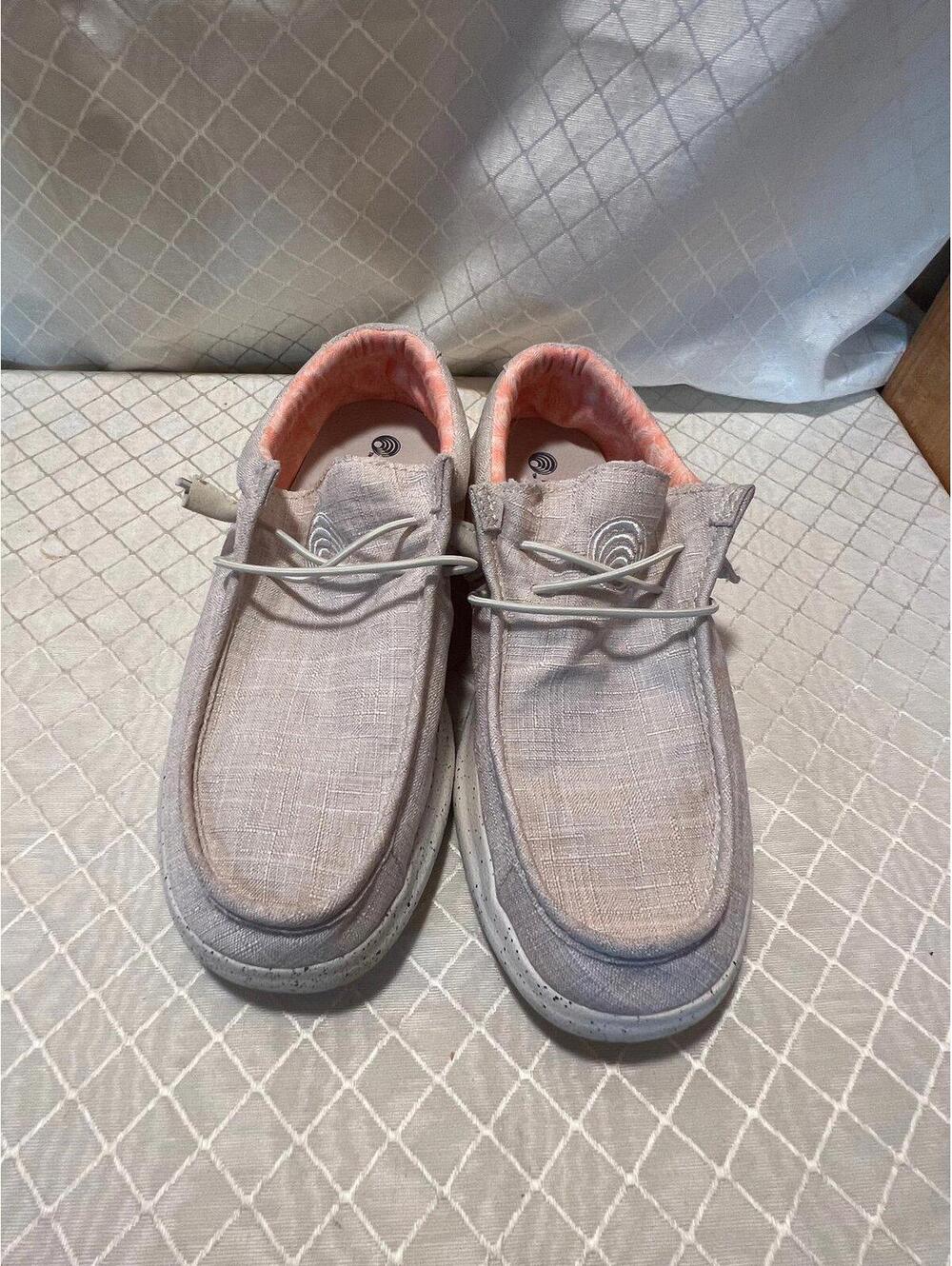 Women’s High Tide Slip On Shoes Loafers Cream Fabric Size 8